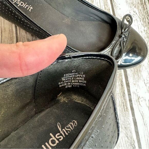 Easy Spirit Women's Black Leather Wedge Heels Shiny Bow Tie Toe 6 6M Slip On - Picture 10 of 11